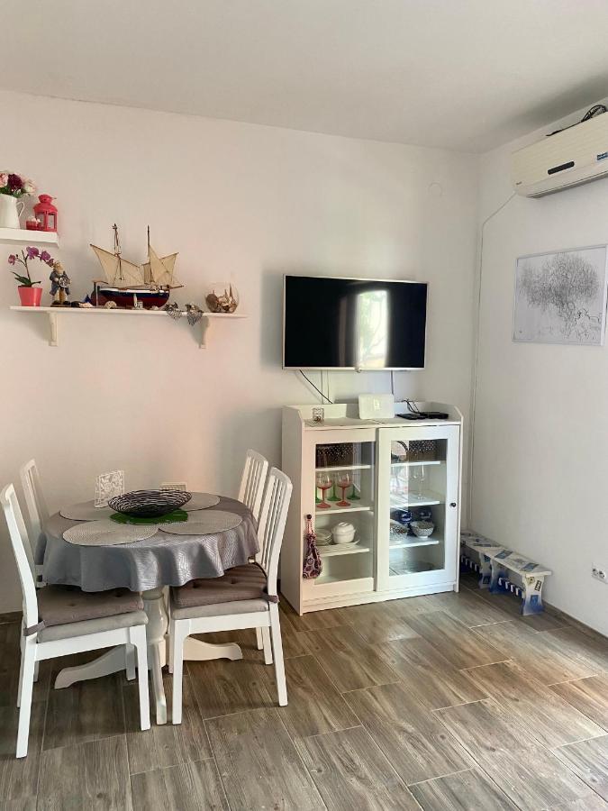 Lumar Holidays And Apartments Preko Buitenkant foto